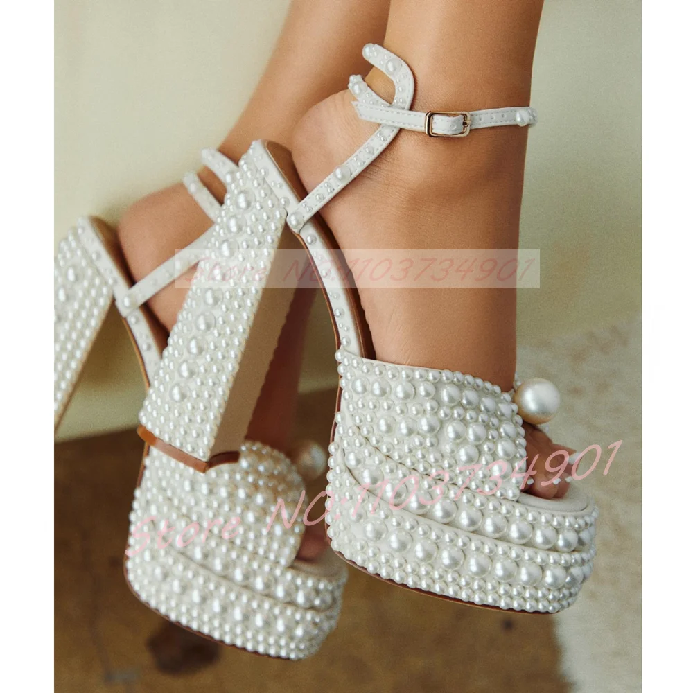 Block Heel Ankle Boots - Sandales à plateforme en perles blanches