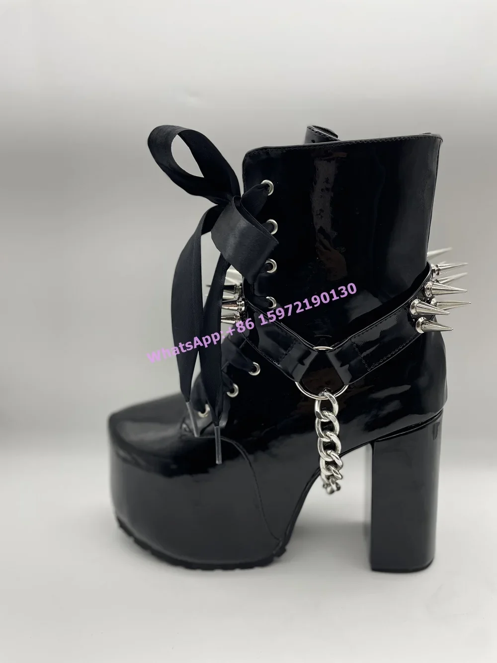 Bottines noires à rivets et la - Ribbon Tie Heel avis et prix