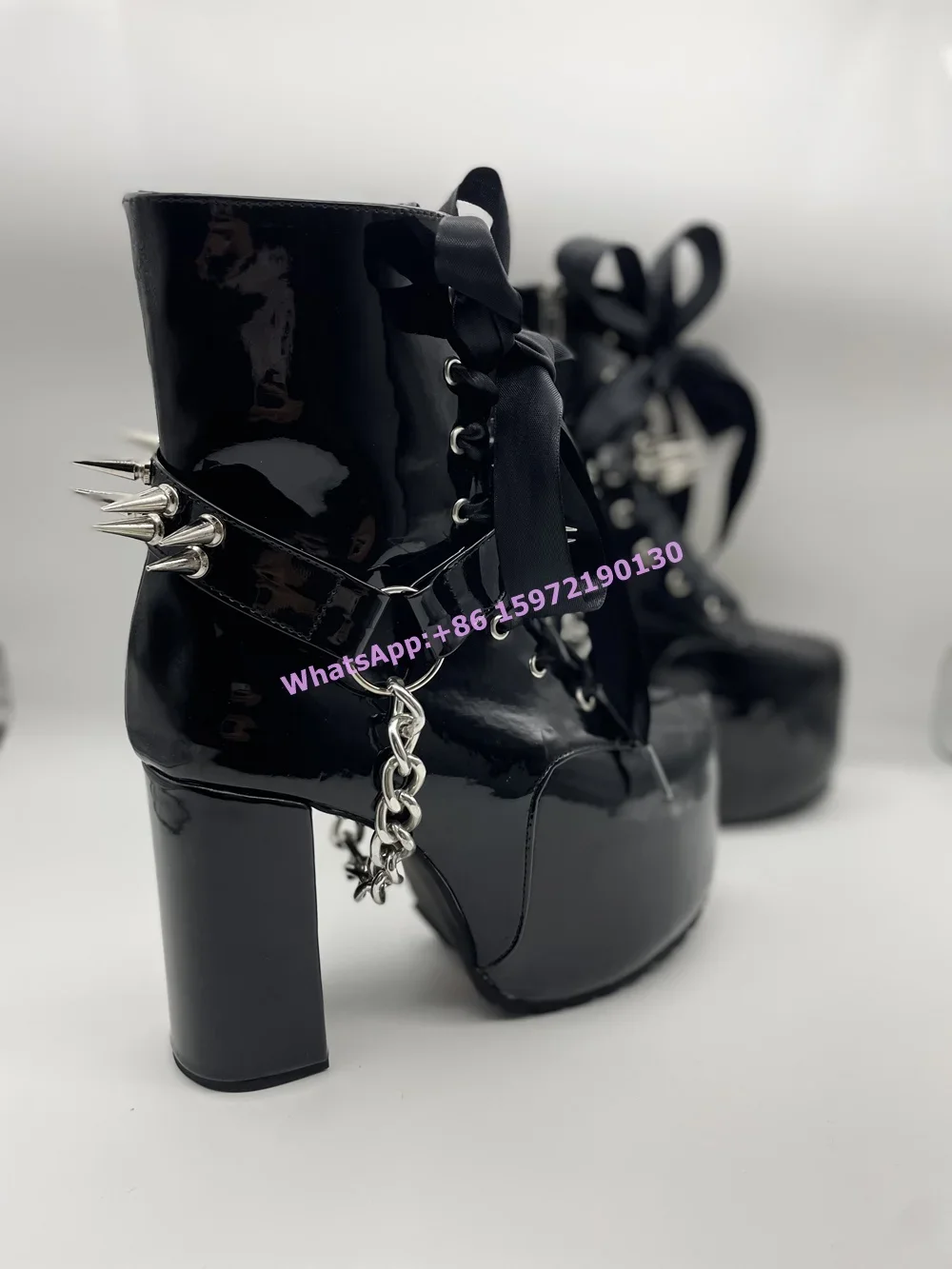Bottines noires à rivets et la - Ribbon Tie Heel avis et prix